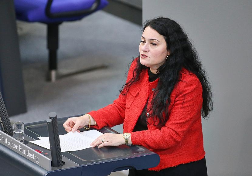 Kaddor fordert Dobrindt zu Syrien-Reise auf