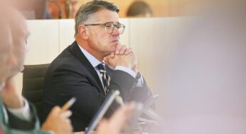 Rhein hält Minderheitsregierungen in Zukunft für realistisch