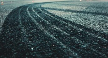 Mehrere Opfer: Zwei Autos fuhren in Menschenansammlungen