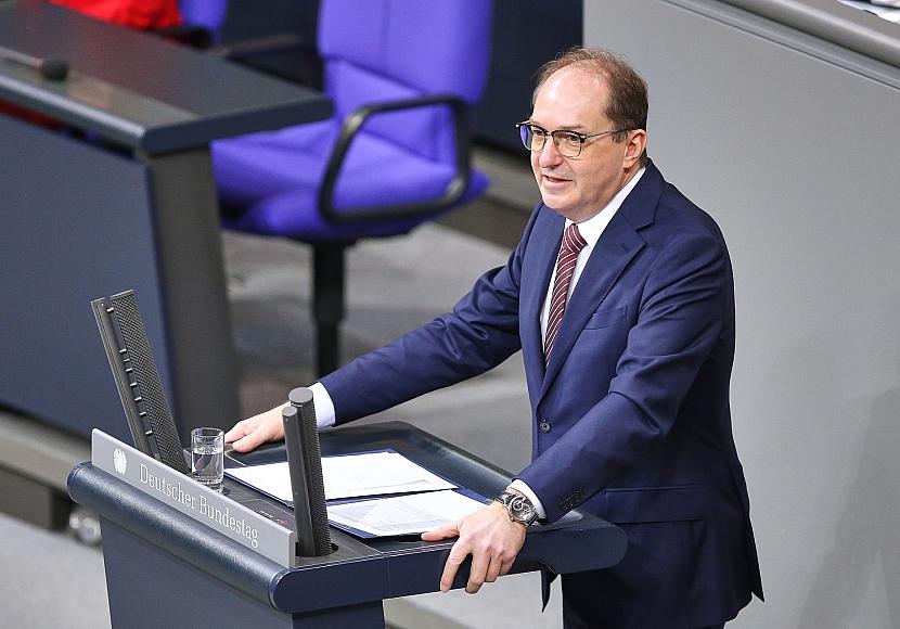 Dobrindt will Kurs gegen Linksextremisten verschärfen