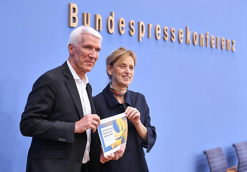 Studie vorgestellt: Immer mehr Senioren sind online