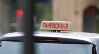 Schnieder pocht auf Führerscheinreform