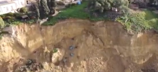 Massiver Erdrutsch begräbt Urlaubsparadies