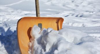 Mediziner mit dringender Warnung: Tödliche Gefahr beim Schneeschaufeln