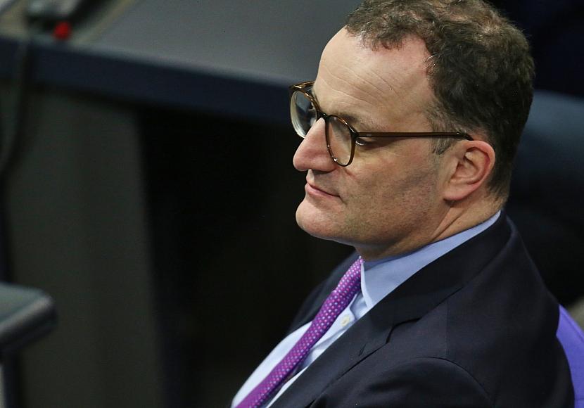 Spahn will „wieder über nukleare Teilhabe reden“