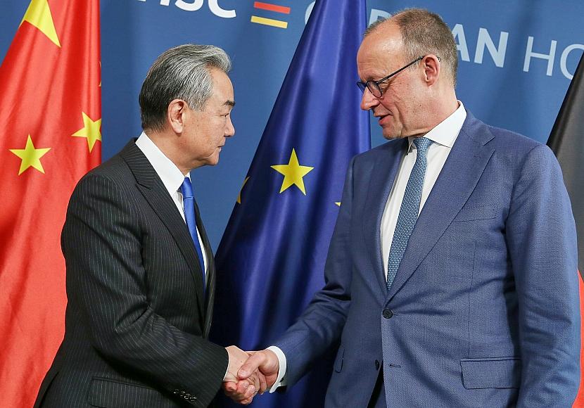 Linke: Merz soll China für Ukraine-Verhandlungen gewinnen