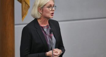 Sportstaatsministerin spricht sich gegen Boykott der Fußball-WM aus