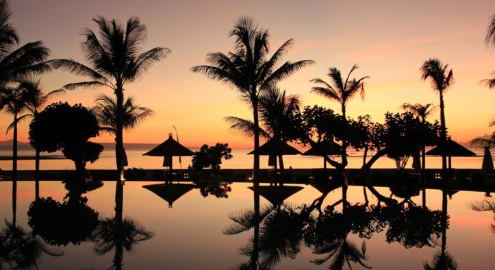 Höchste Alarmstufe auf beliebter Urlaubsinsel: Massenevakuierung im Gange