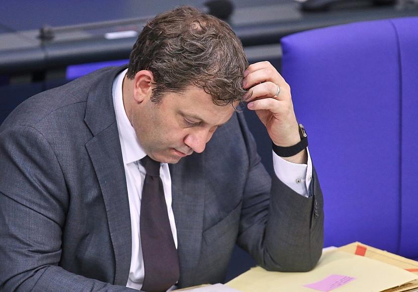 Scharfe Kritik an Klingbeils Plänen für private Altersvorsorge