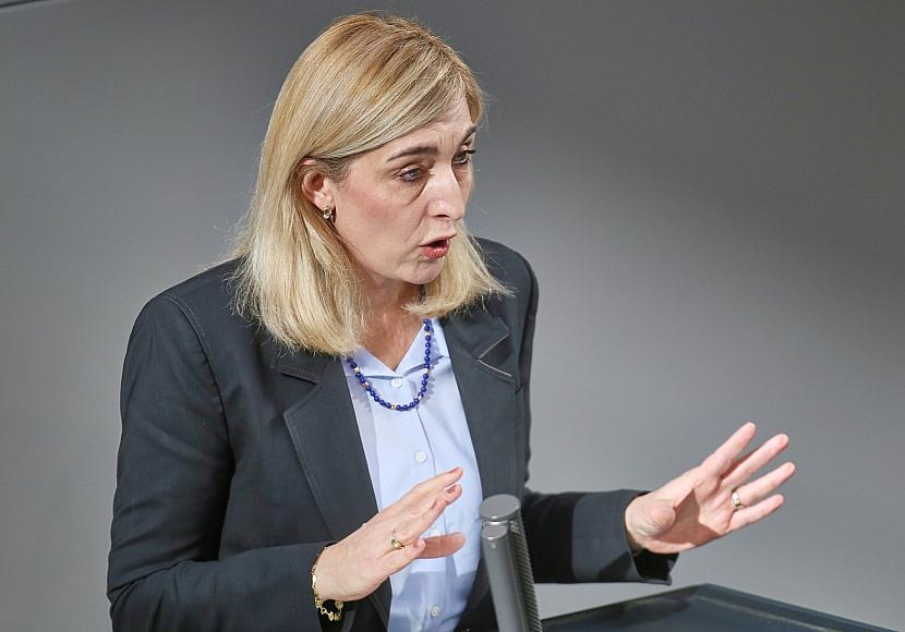 Warken kündigt umfassende Reformen im Gesundheitswesen an