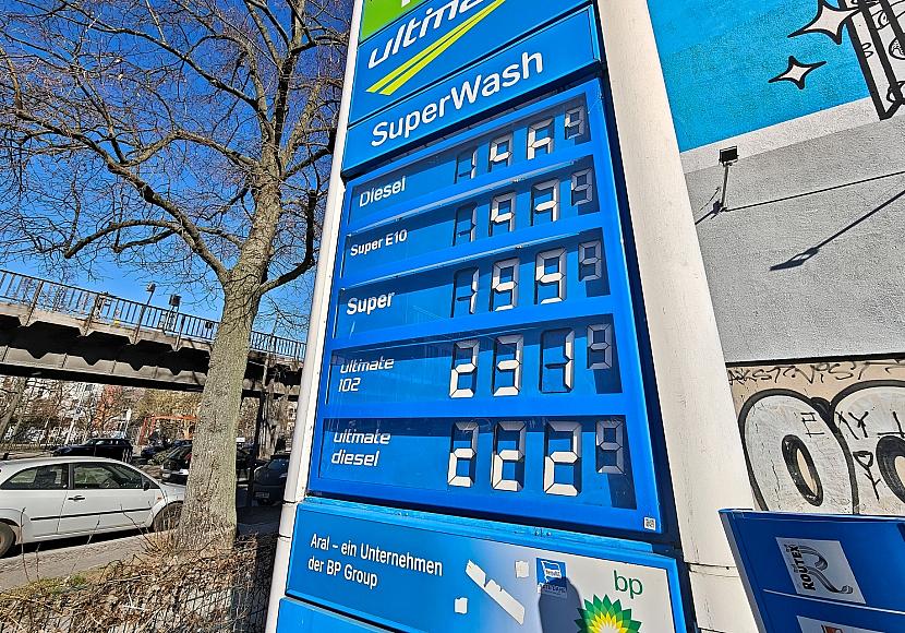 Sachsen-Anhalts Ministerpräsident will Steuersenkung auf Benzin