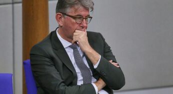 Weimer in Buchhandlungs-Affäre weiter unter Druck