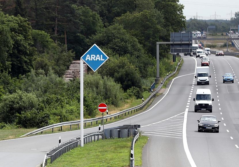 Ölkrise: Umwelthilfe fordert Tempolimit statt autofreier Sonntage