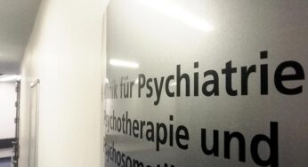 Mehr Minderjährige wegen psychischen Erkrankungen in Kliniken