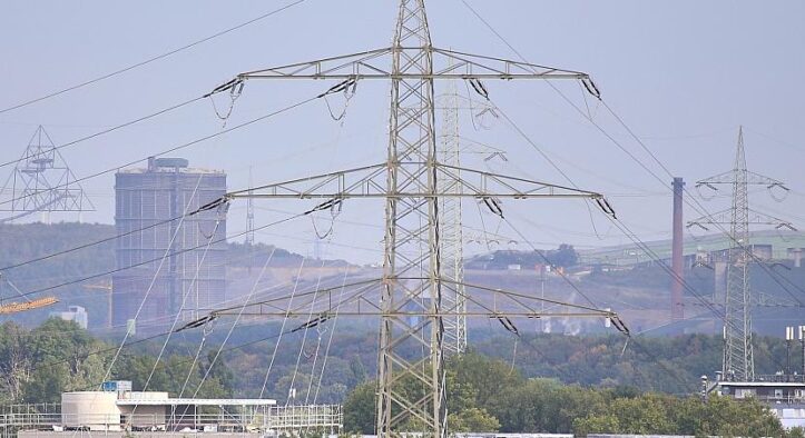 SPD will Stromsteuersenkung und Spritpreisdeckel