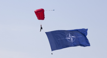 Trump darf die USA nicht aus der NATO holen