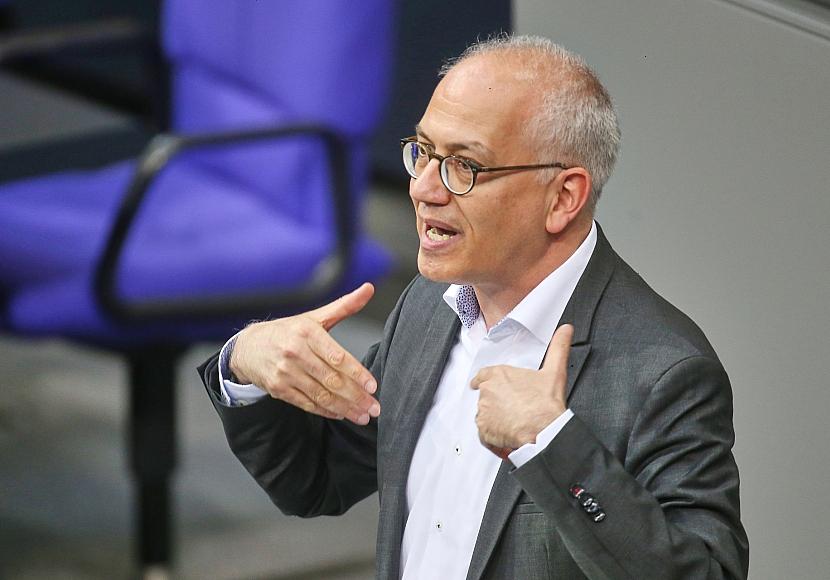 Al-Wazir begrüßt Anklage gegen Scheuer wegen Maut-Skandal