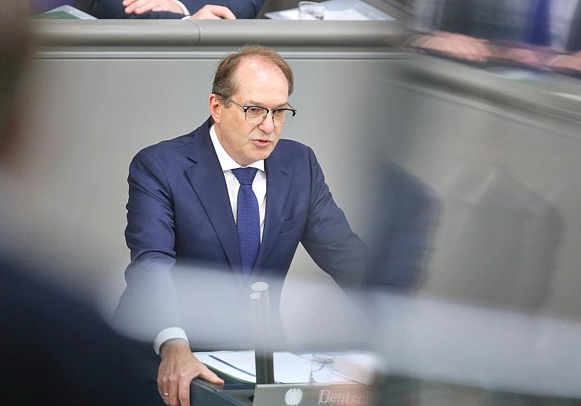 Dobrindt will Software-Auswahl mit europäischem Blick