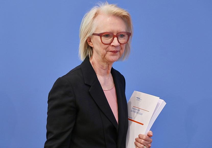 Schnitzer fordert stärkeren Fokus auf KI-Debatte