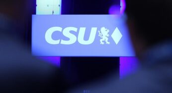 Weber drängt CSU zu Neuausrichtung