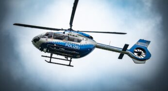 Polizei gibt akute Warnung an die Bevölkerung heraus: Hochgefährlicher Täter auf der Flucht