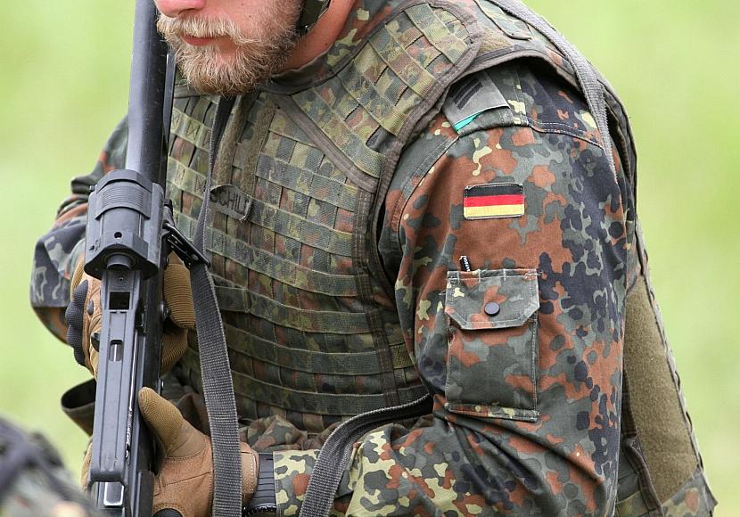 Linksfraktion prüft Klage gegen Wehrdienst-Verordnung