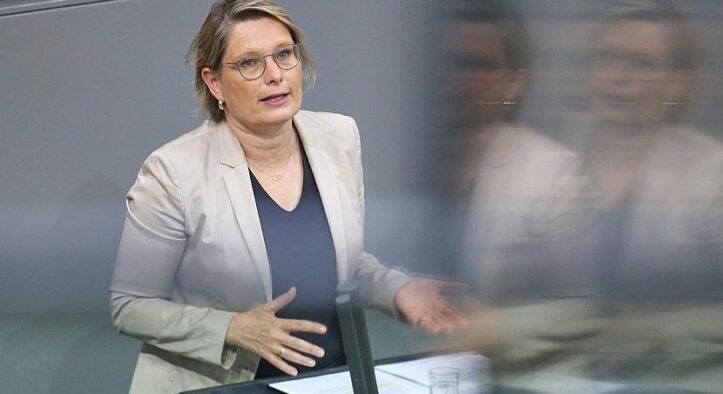 Verbraucherreport: Hubig will mehr Jugendschutz im Internet