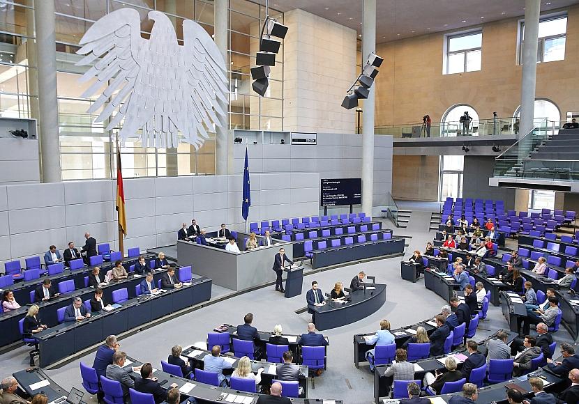 Linke kritisiert Altersbezüge von Abgeordneten als zu hoch