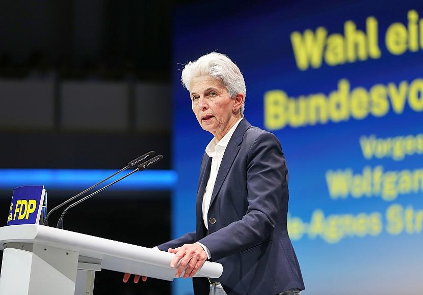 Strack-Zimmermann: Kandidatur erst zwei Tage vorher beschlossen
