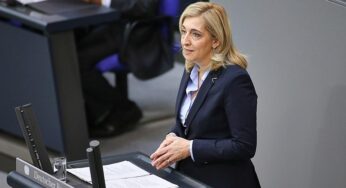 Warken wirbt für Krankenkassen-Reform