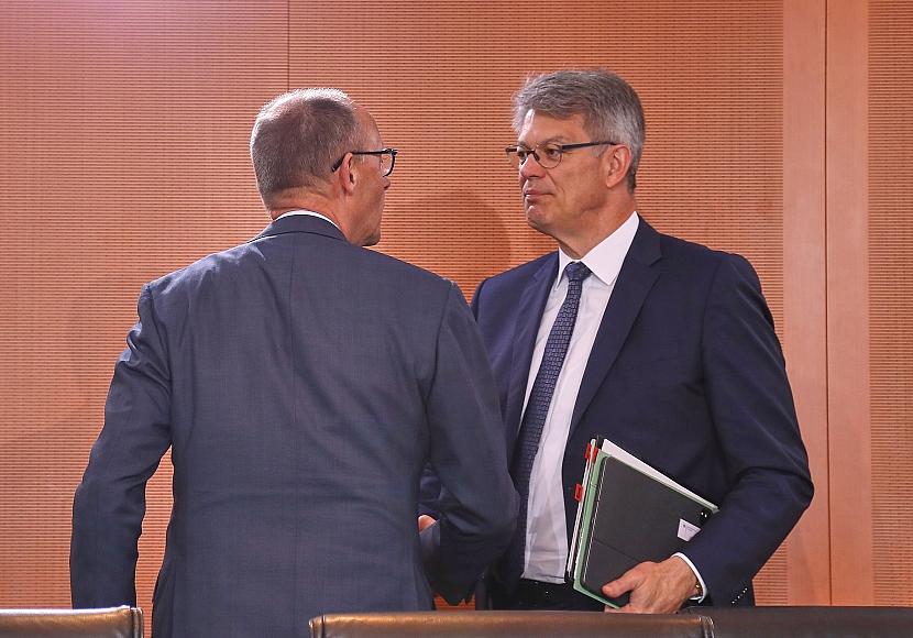 Bericht: Merz entlässt auch Verkehrsminister Schnieder