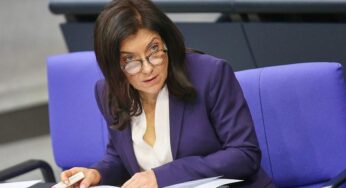 Kellner wirft Reiche „Berater-Luxus“ vor