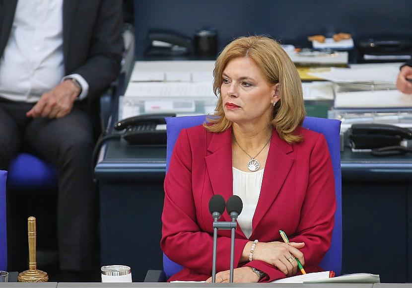 Klöckner kritisiert Social-Media-Fokus von Abgeordneten