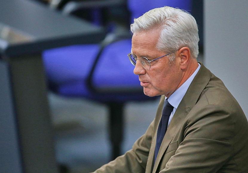 Röttgen: Deutschland soll sich aus Iran-Krieg heraushalten