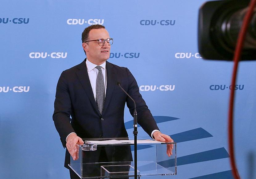 Strack-Zimmermann: Spahn wegen Leihmutterschaft nicht mehr tragbar