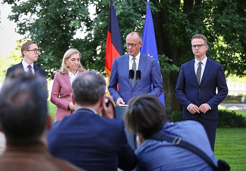Merz bestätigt Schnieder-Aus nicht – weitere Kabinettsumbildung
