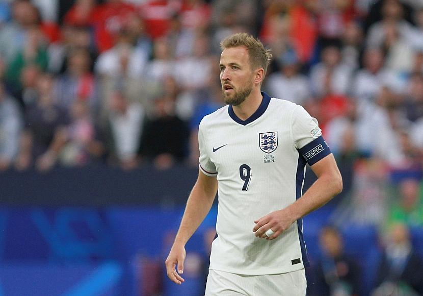 England gewinnt WM-Achtelfinale gegen Mexiko in Unterzahl
