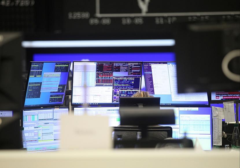 Dax weiter leicht im Plus – Zurückhaltung vor Fed-Entscheid