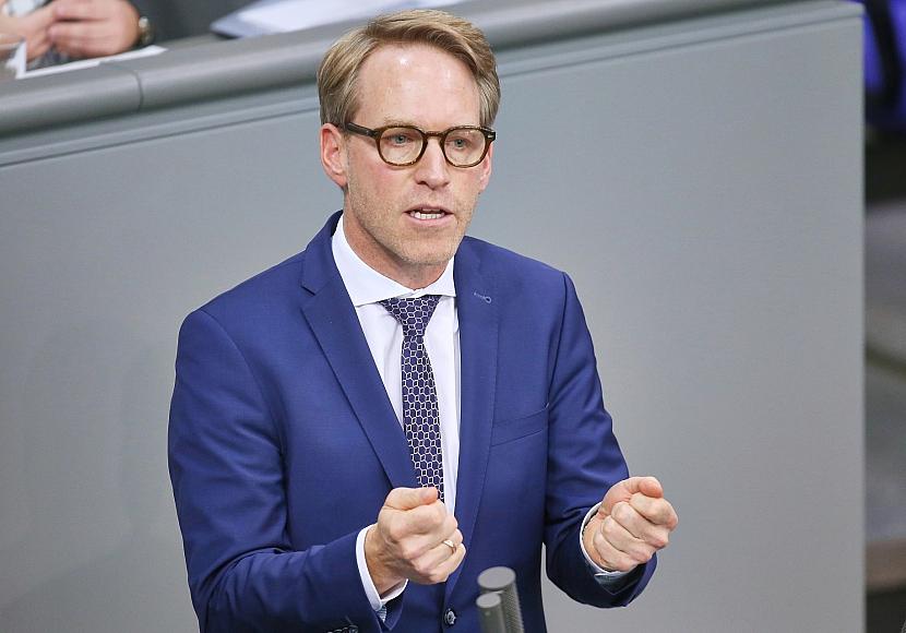 Henrichmann verteidigt Ausgrenzungen im Geheimdienst-Gremium