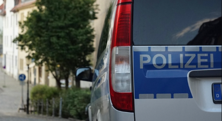 Täter flüchtig: Mann (39) in NRW stirbt im Kugelhagel