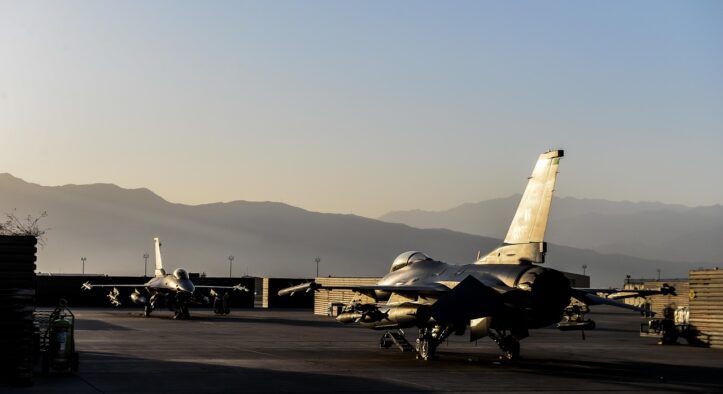 Mitten in Deutschland: US-Kampfjet stürzt ab
