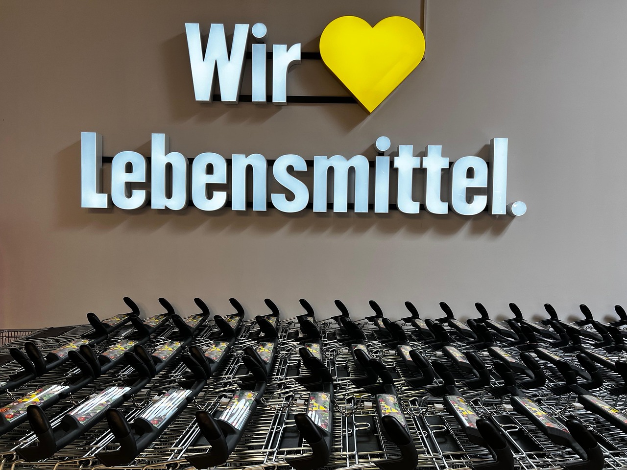 Dringender Lebensmittelrückruf bei Edeka und Rewe: Hochgefährliche Keimbelastung