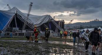 Großes Festzelt über Hunderten Menschen zusammengebrochen