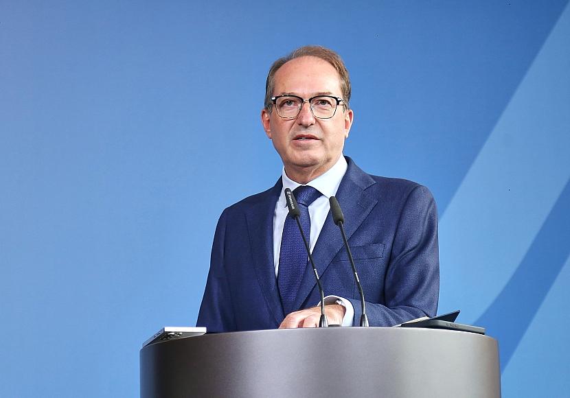 SPD-Abgeordnete kritisieren Dobrindts Investitionsschutzgesetz