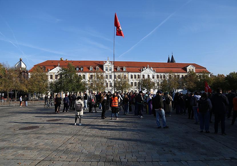 Neuer Landtag von Sachsen-Anhalt erstmals zusammengekommen