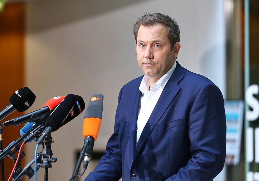 Klingbeil kündigt Neuwahl der gesamten SPD-Führung an