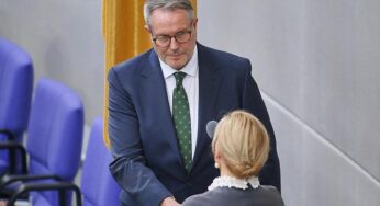 Schweitzer als Arbeitsminister vereidigt