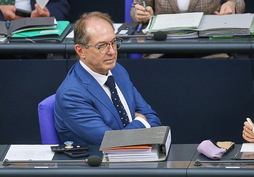Dobrindt kündigt „Investitionsschutzgesetz“ an