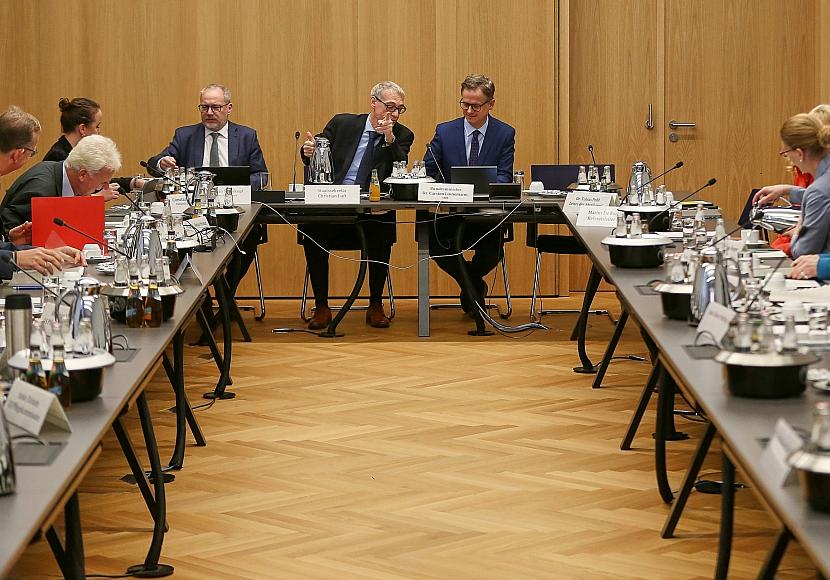 SPD kritisiert Linnemann wegen Pflege-Leistungskürzungen
