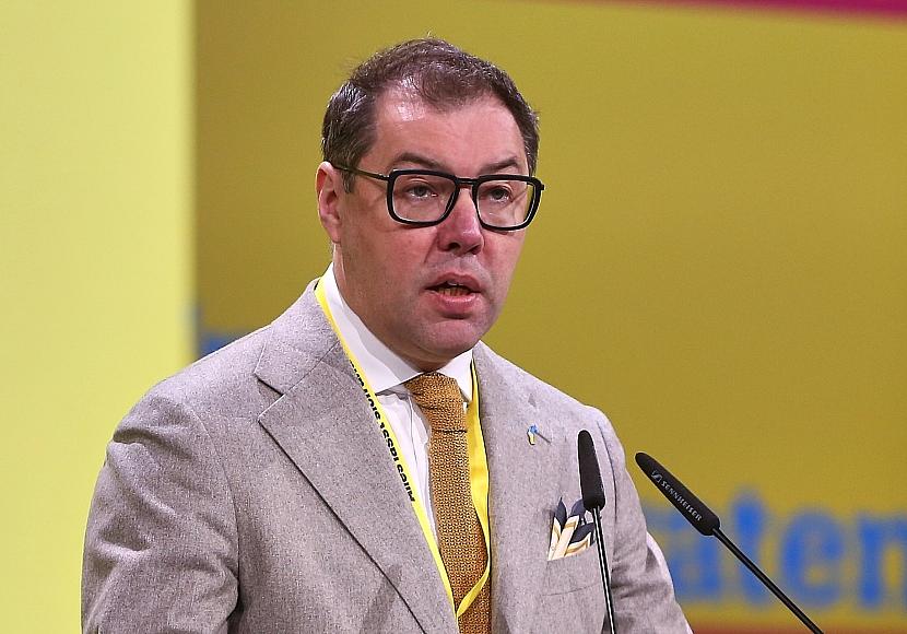 Ukraine-Botschafter kritisiert Schröder für Besuch bei Putin